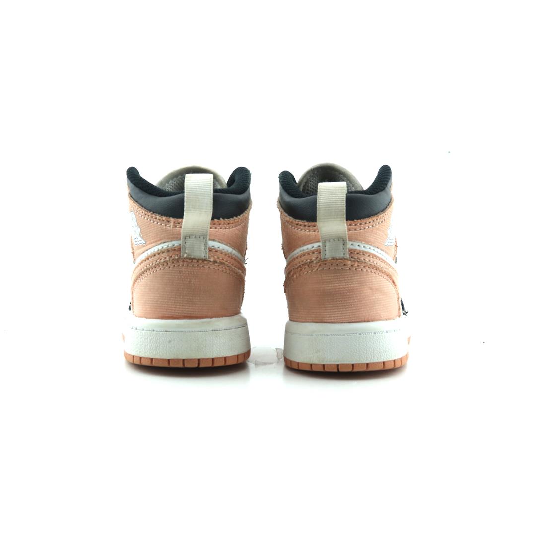 Nike Jordan 1 Mid