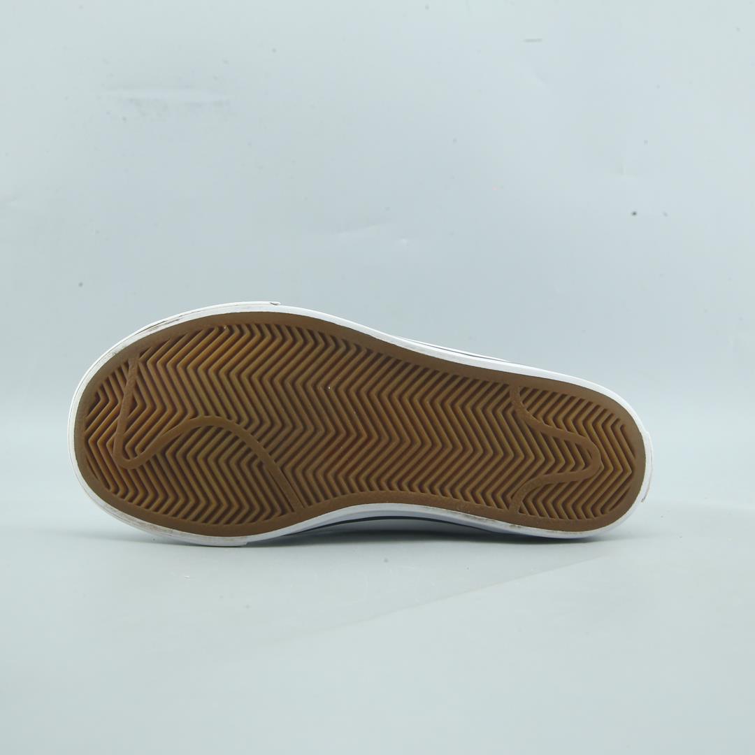 Nike Court Legacy