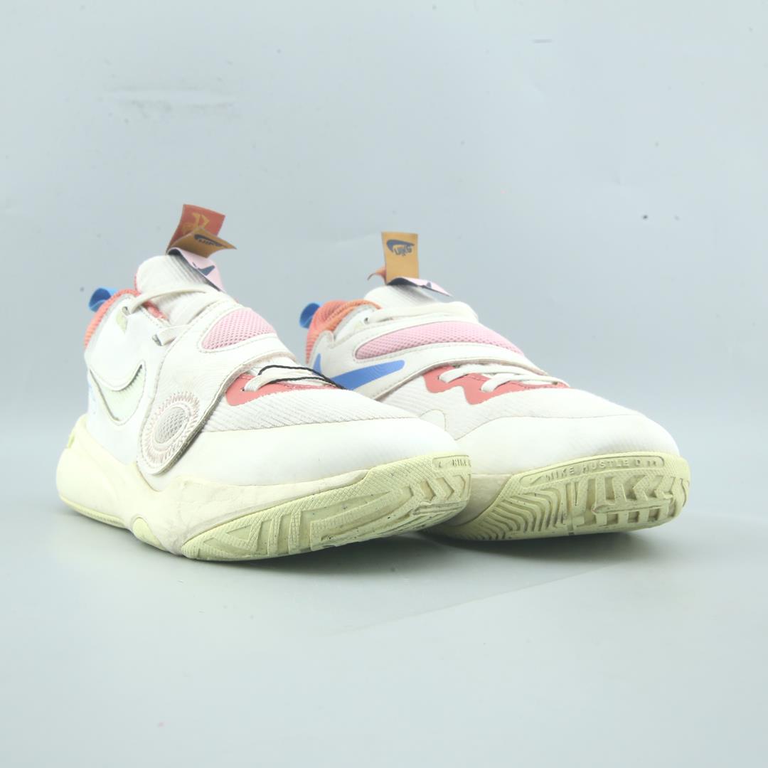 Nike Team Hustle D 11