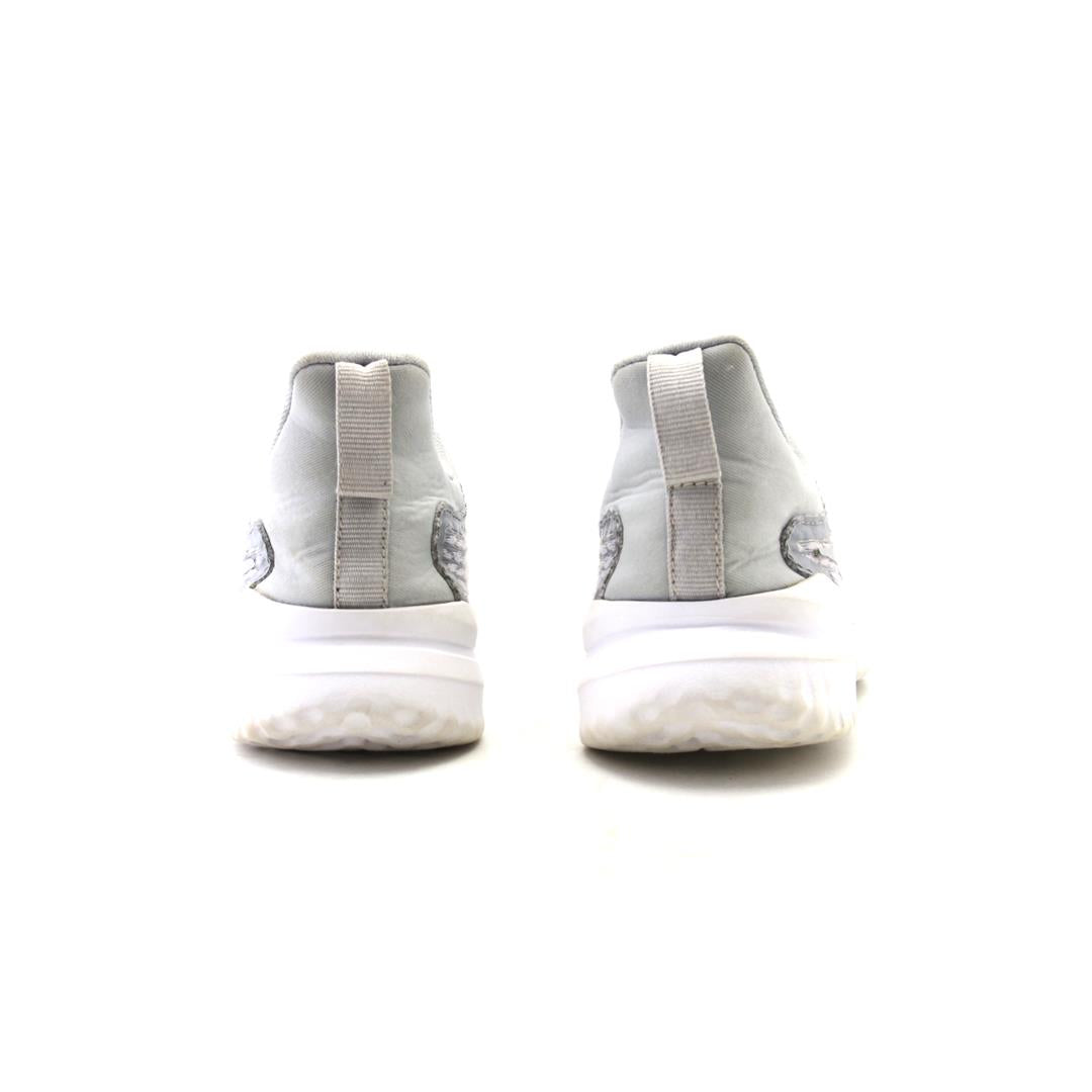 Nike Rival