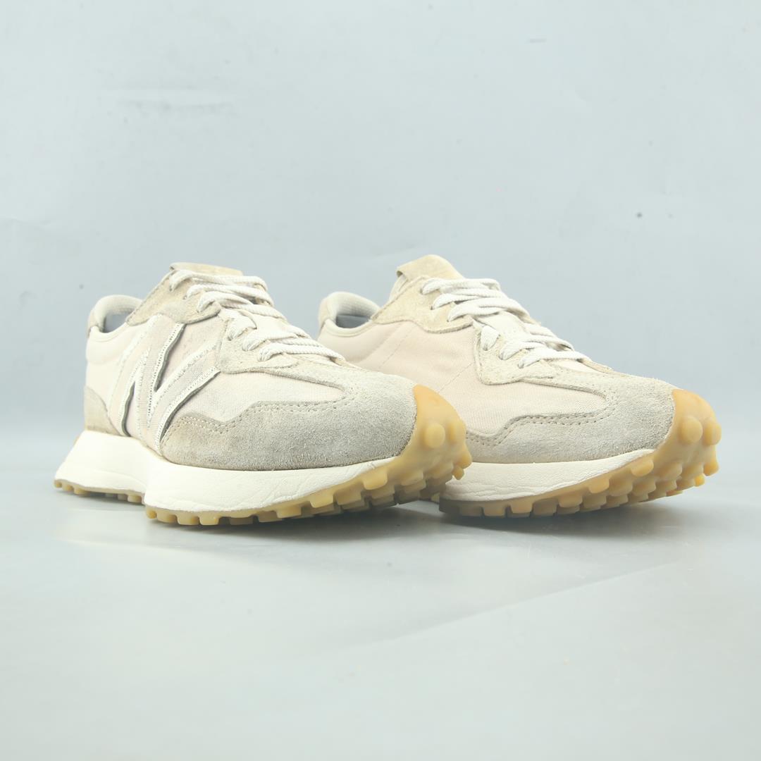New Balance 327