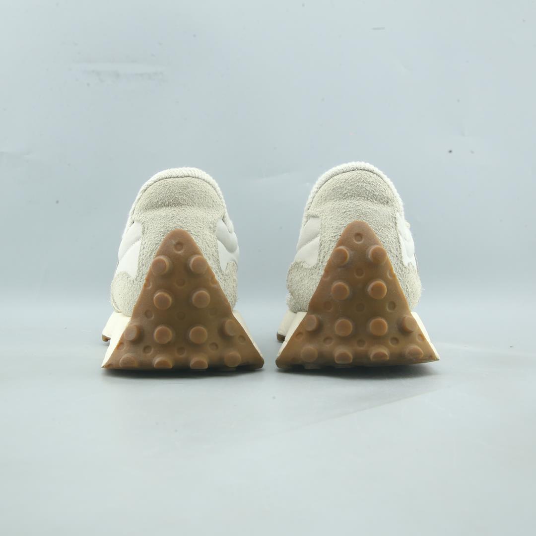 New Balance 327