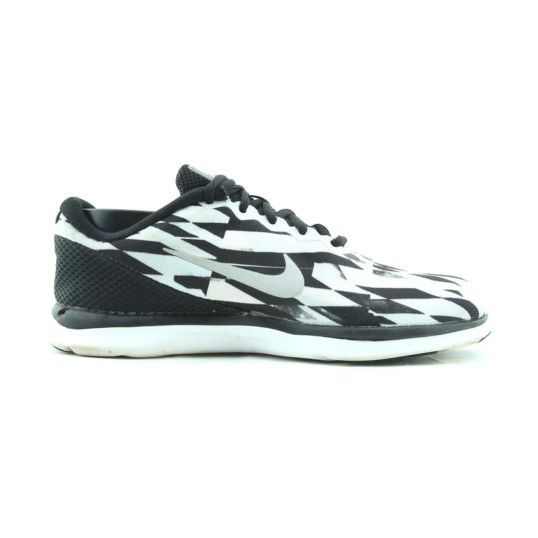 Nike In Season 6