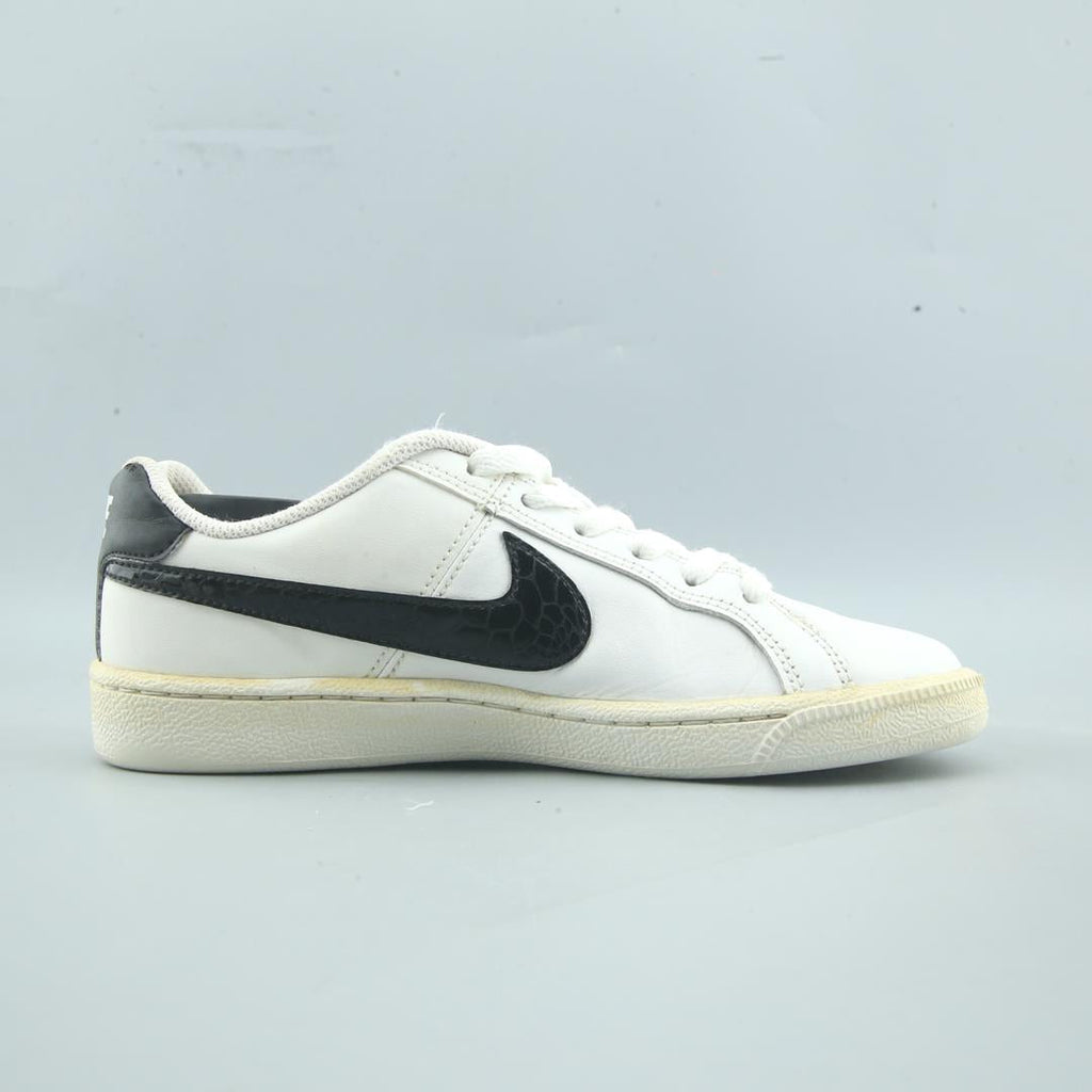 Nike Court Royale