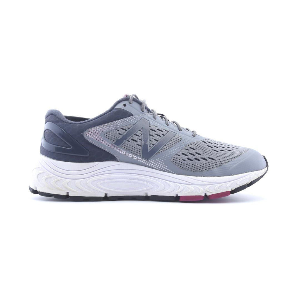 New Balance 840V4