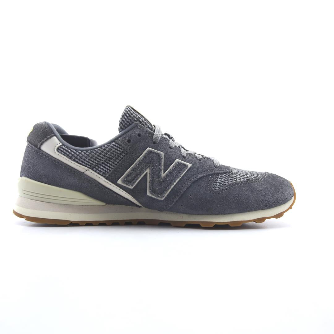 New Balance 996