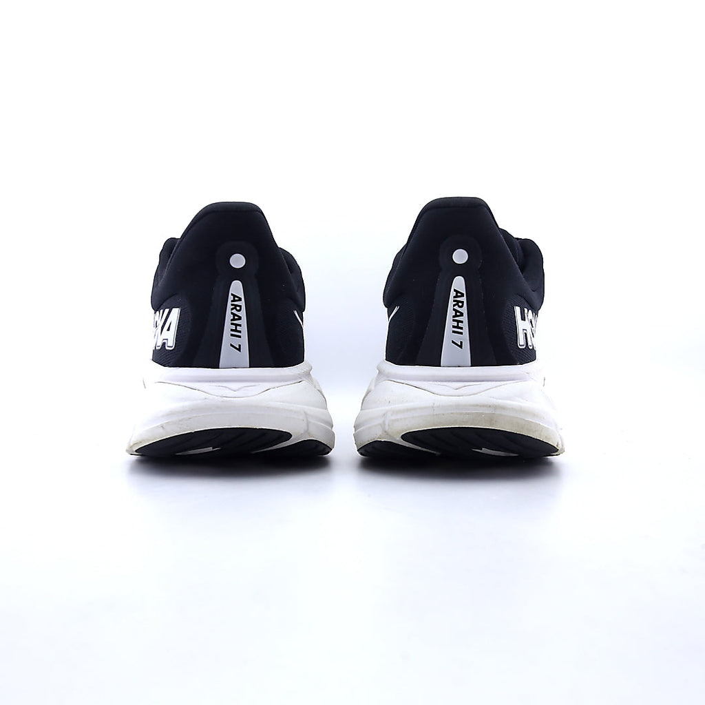Hoka One One Arahi 7