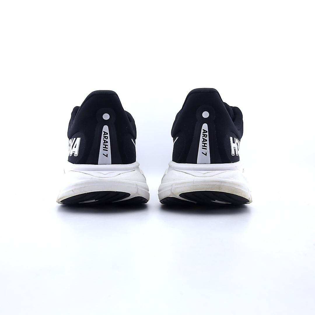 Hoka One One Arahi 7