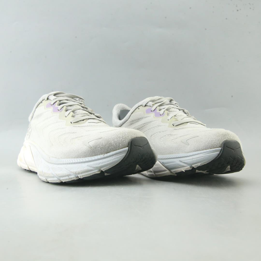 Hoka One One Arahi 6