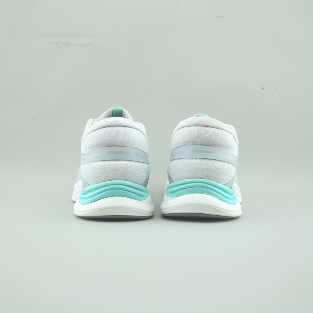 New Balance 711V2