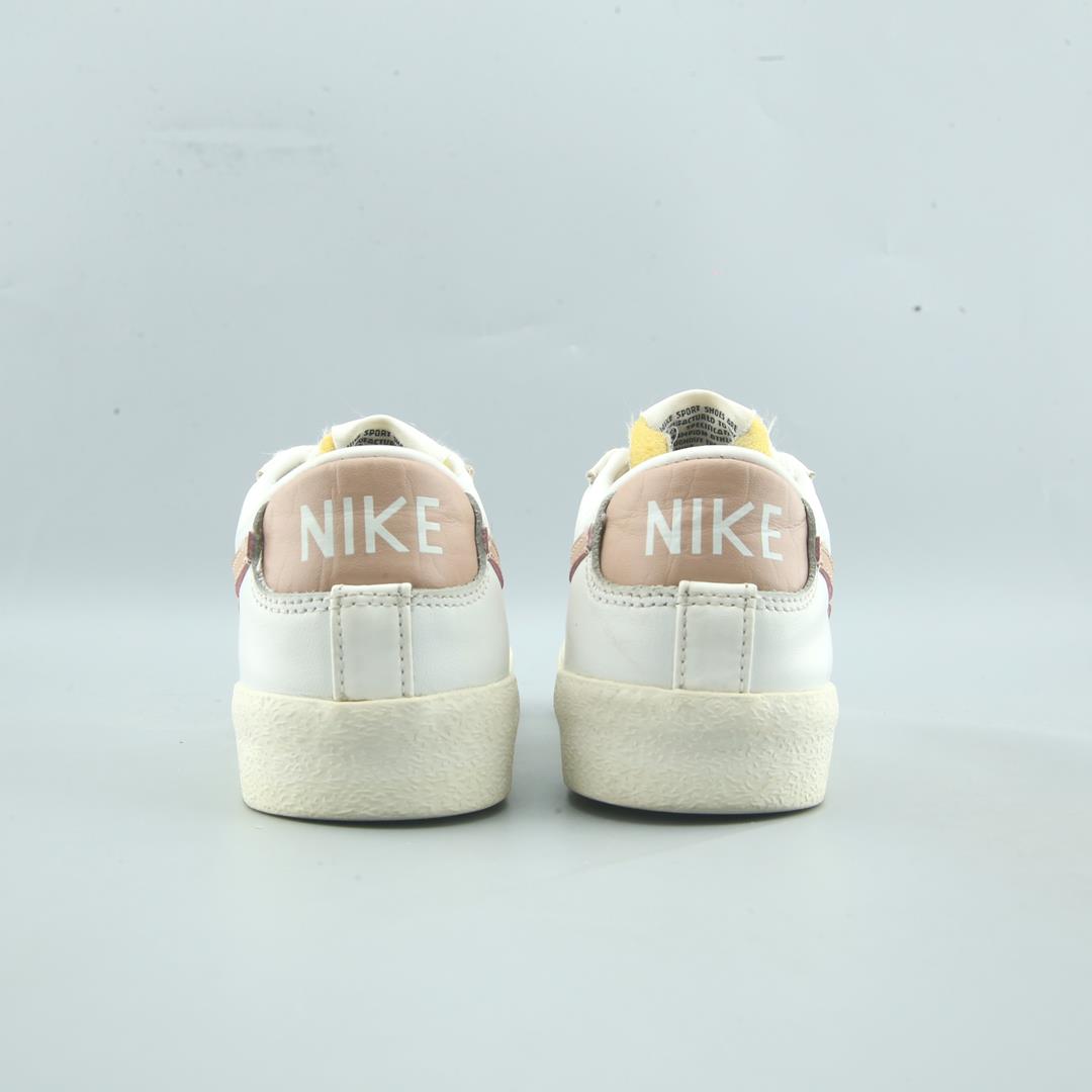 Nike Blazer Low '77