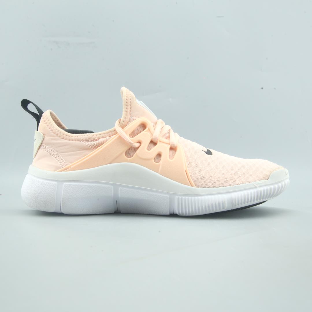 Nike Acalme