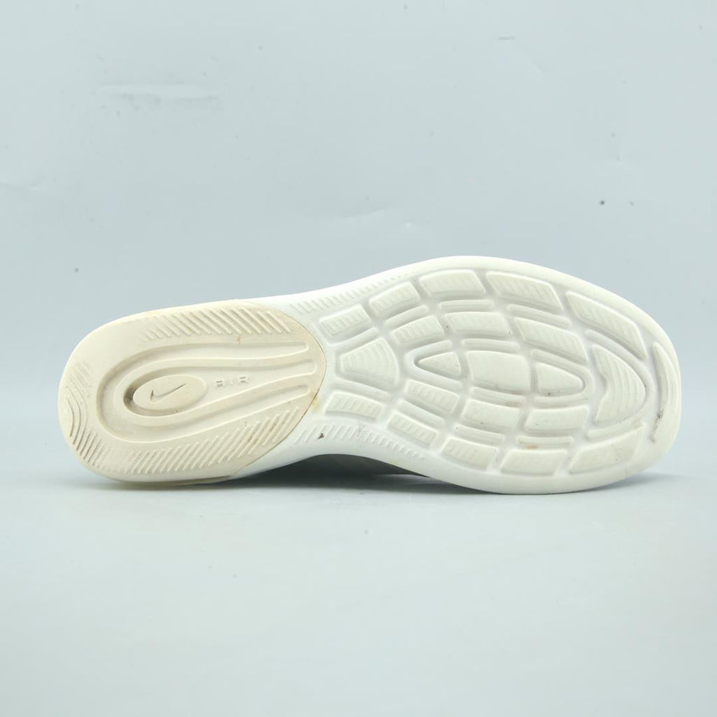 Nike Air Max Axis