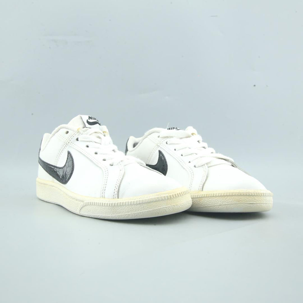 Nike Court Royale
