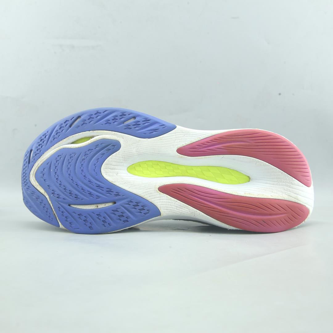 New Balance Fuelcell Propel V4