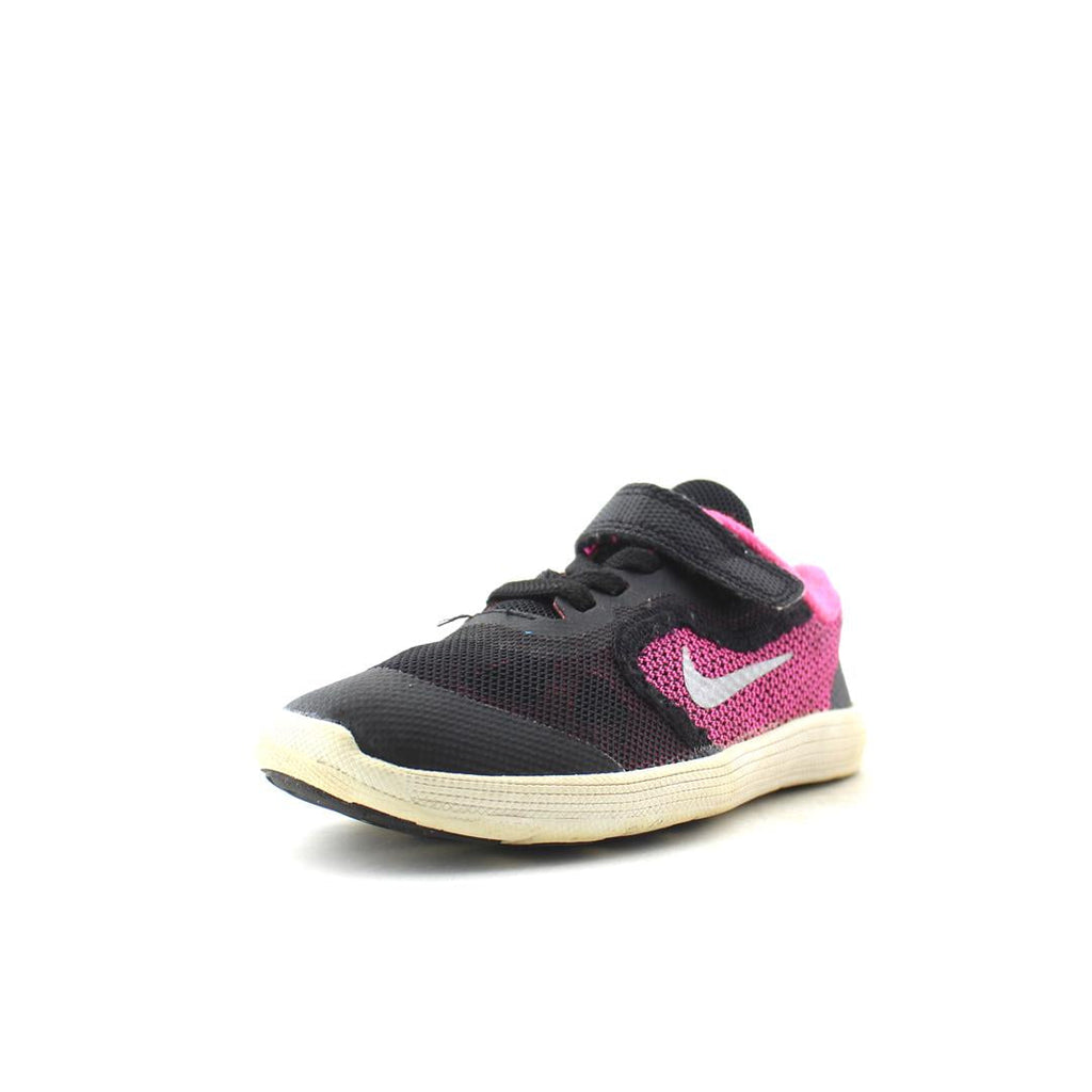 Nike Revolution 3