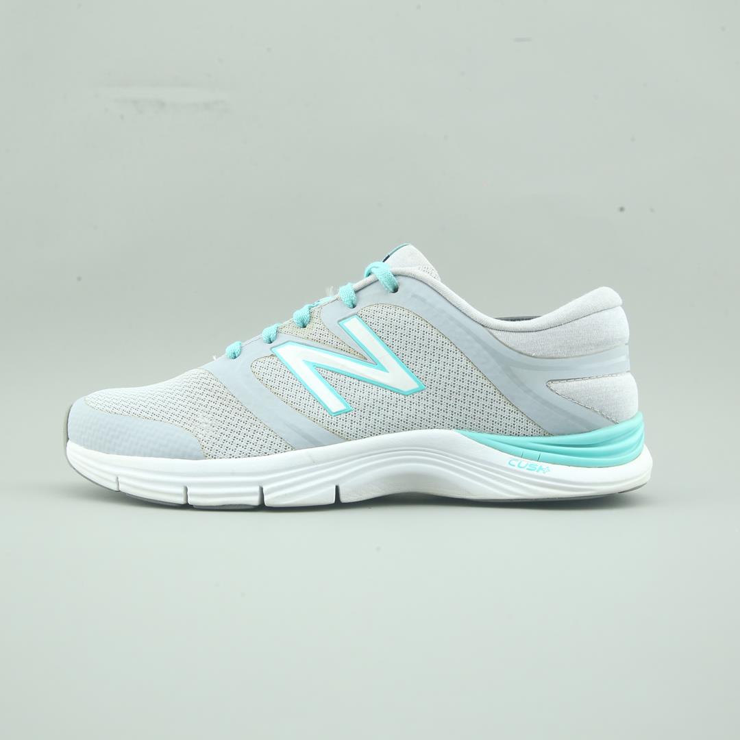 New Balance 711V2