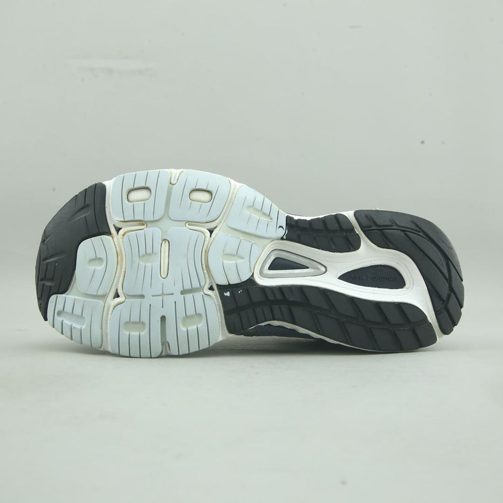 New Balance 880V9