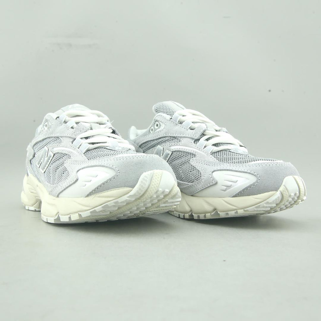 New Balance 725