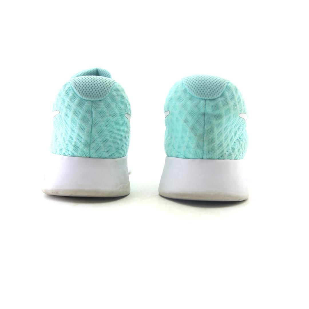Nike Tanjun