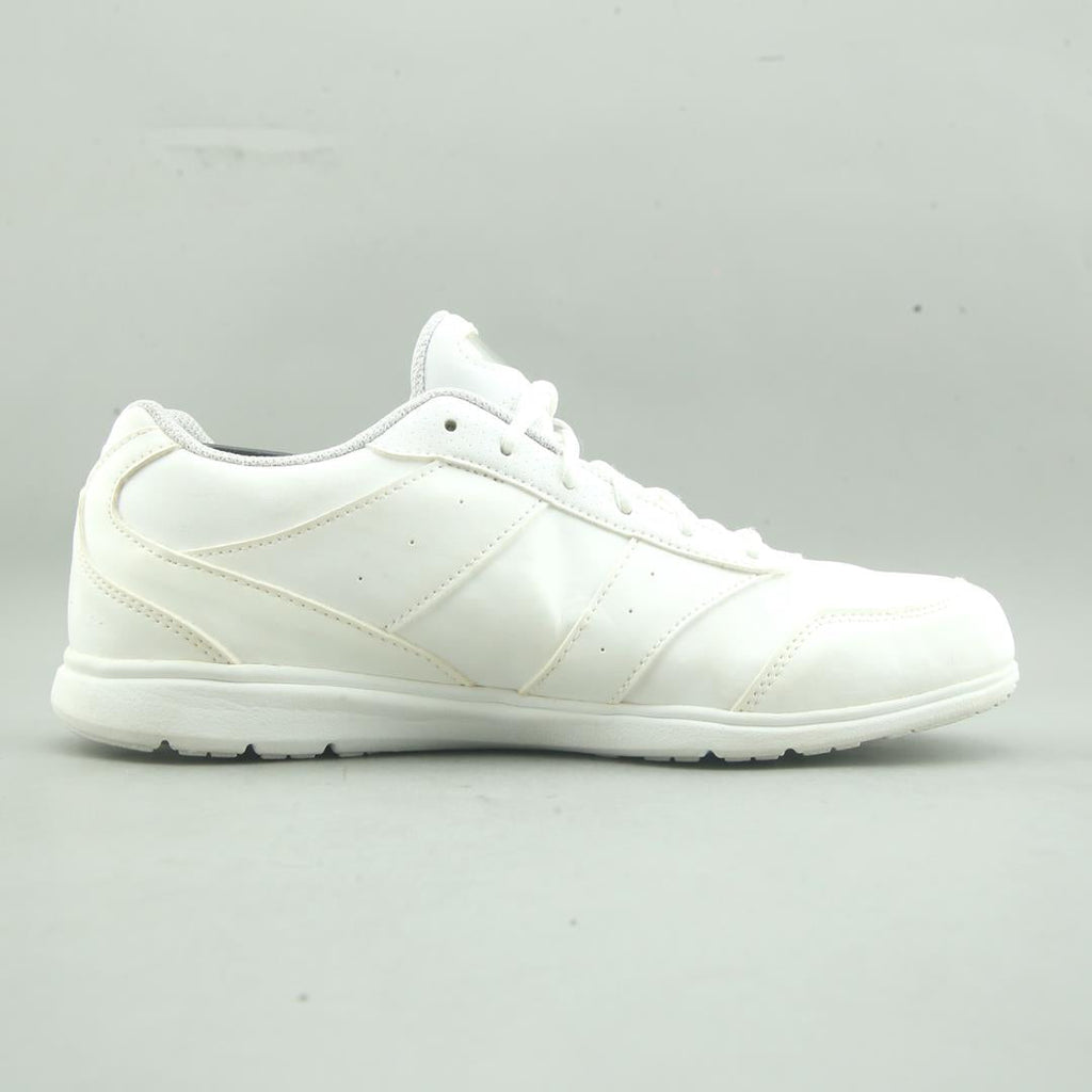 Asics Cheer 8