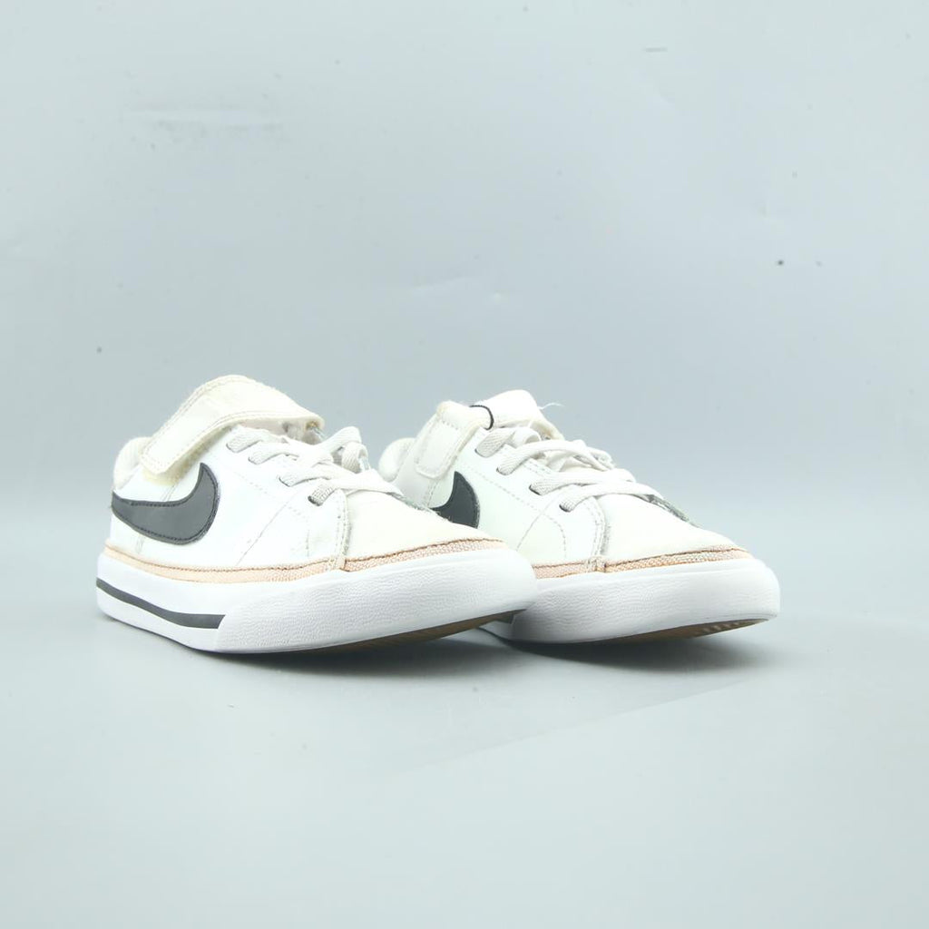 Nike Court Legacy