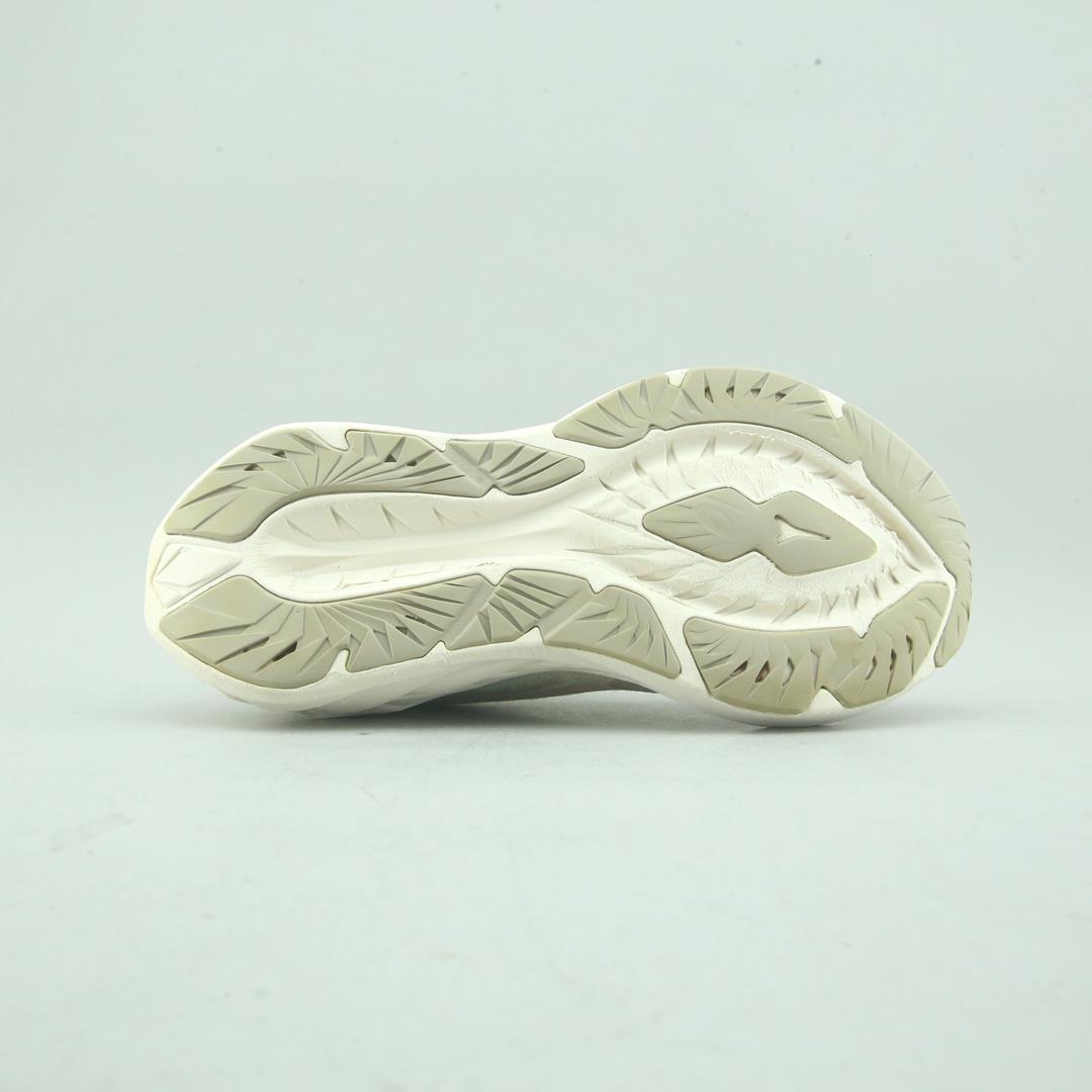 Asics Novablast 4