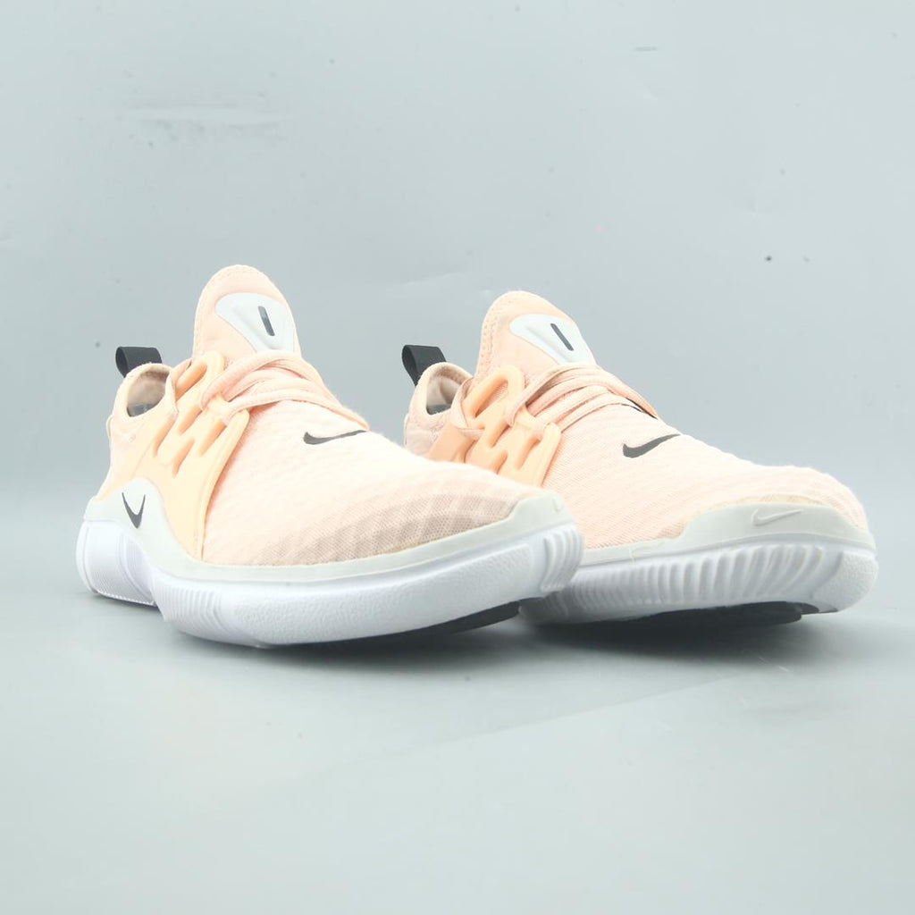 Nike Acalme