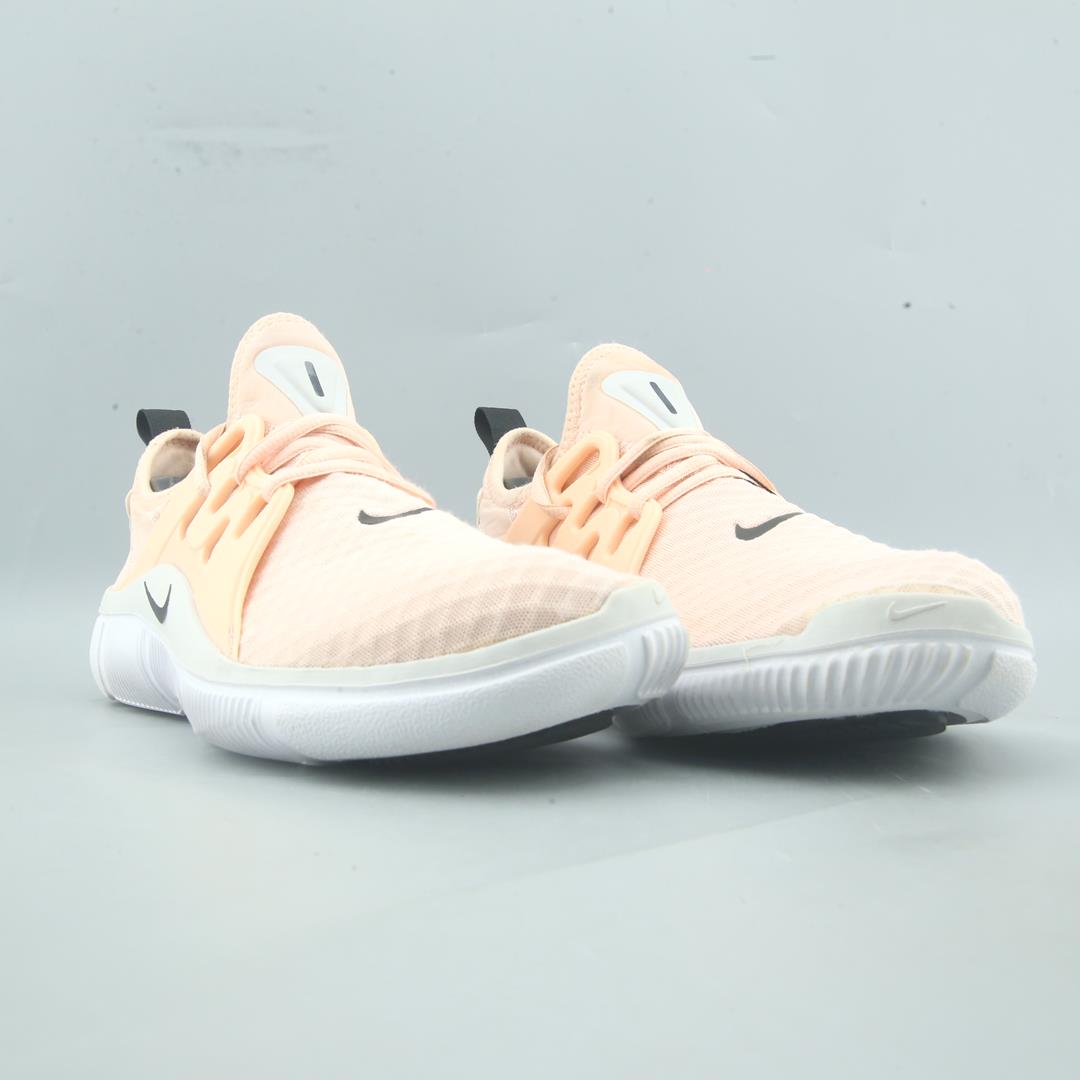 Nike Acalme