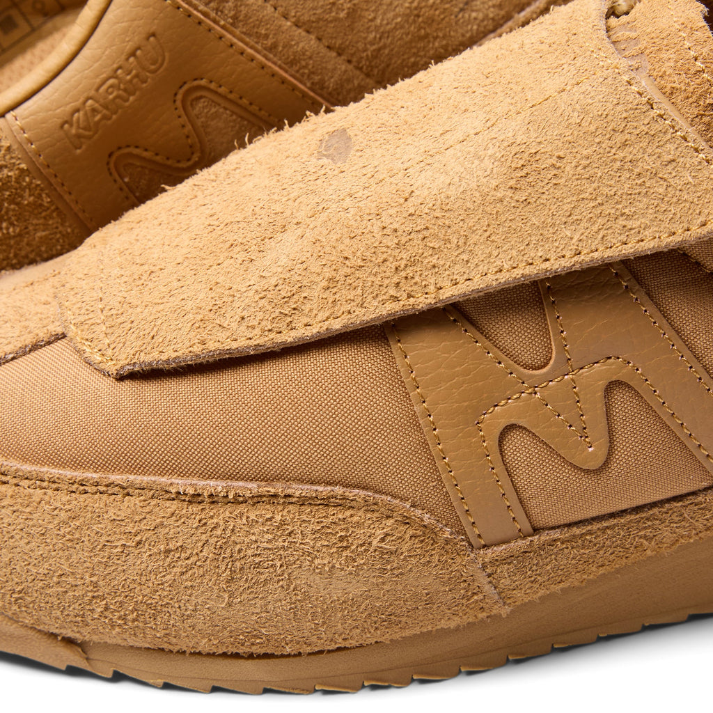 Karhu Mestari Slip-On Eg (Tobacco / Tobacco)