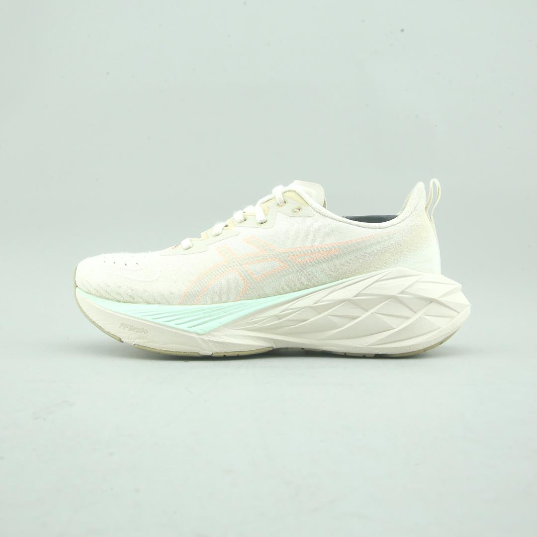 Asics Novablast 4