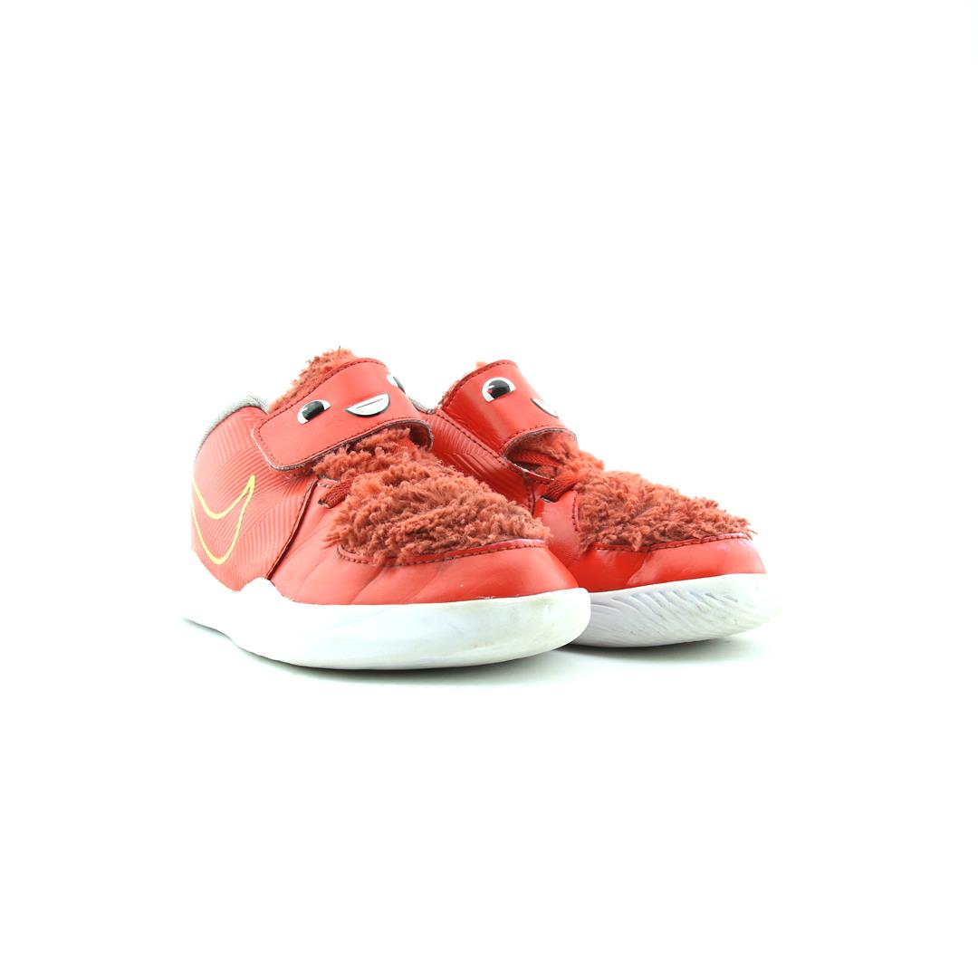 Nike Team Hustle D 9