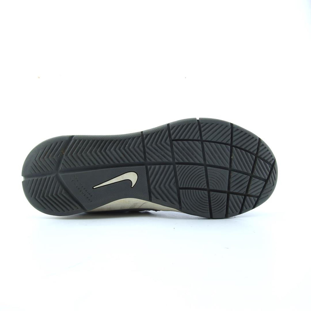 Nike Team Hustle D 7