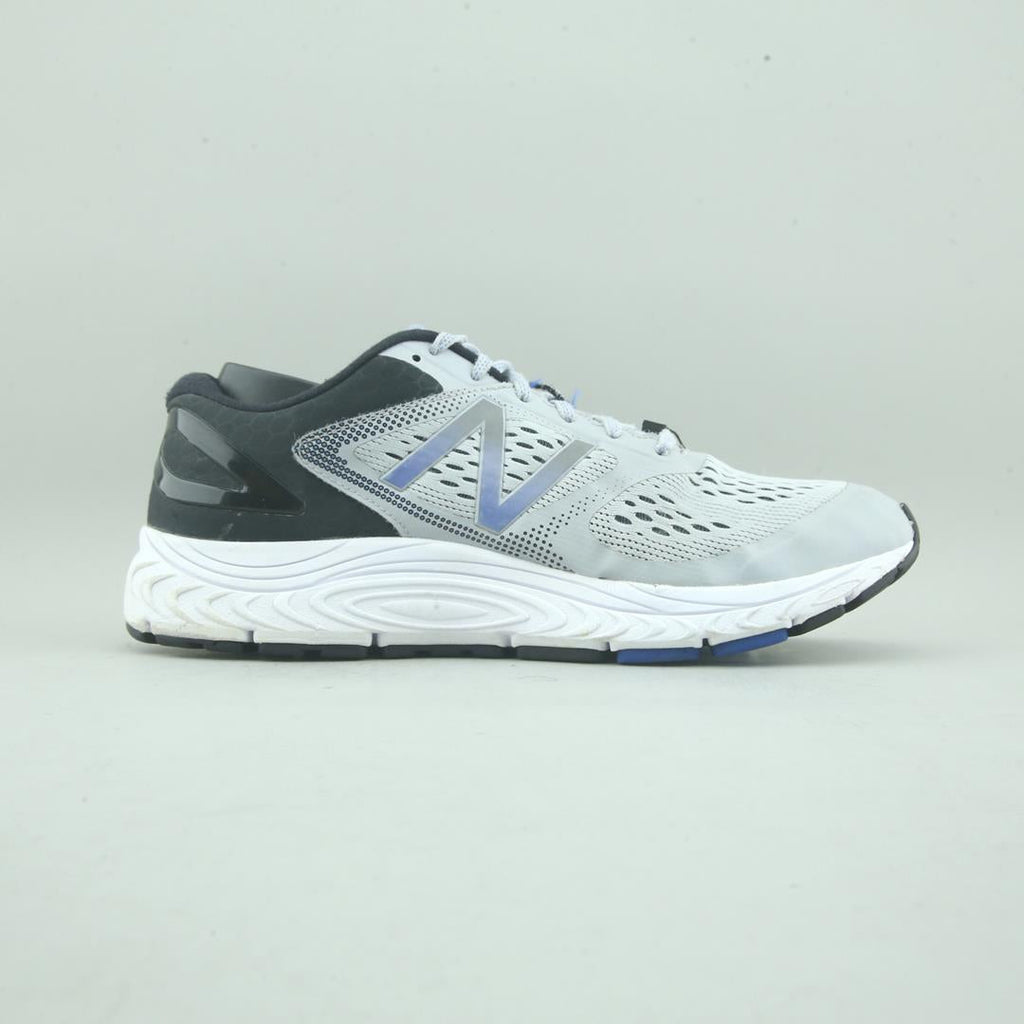New Balance 840V4
