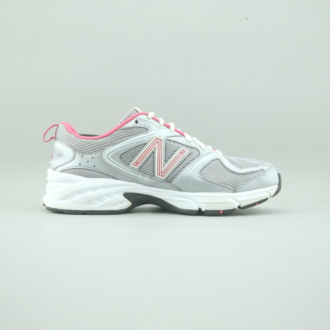 New Balance 540