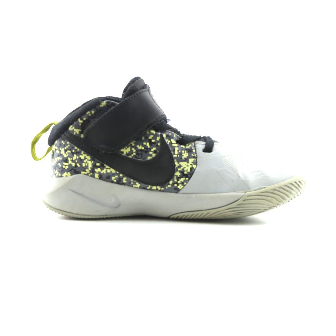 Nike Team Hustle D9