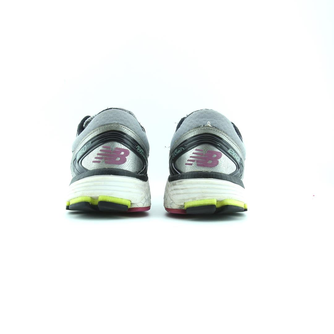 New Balance 1260 V7