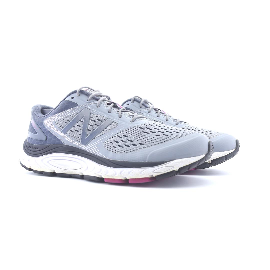 New Balance 840V4