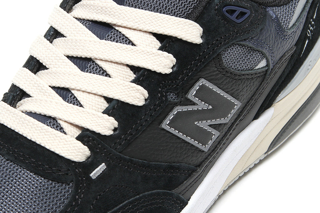 933 - Standard & Wide