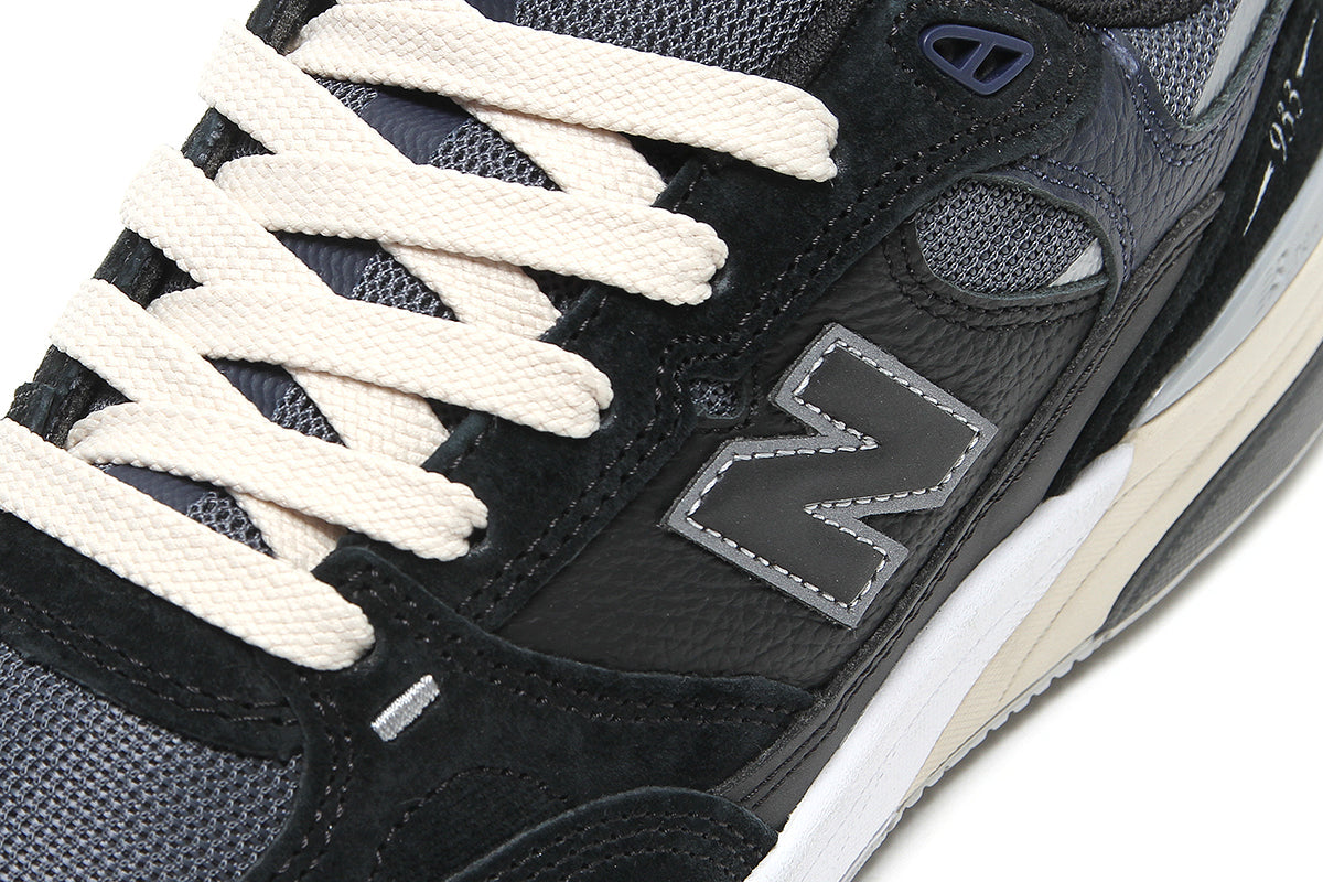 933 - Standard & Wide