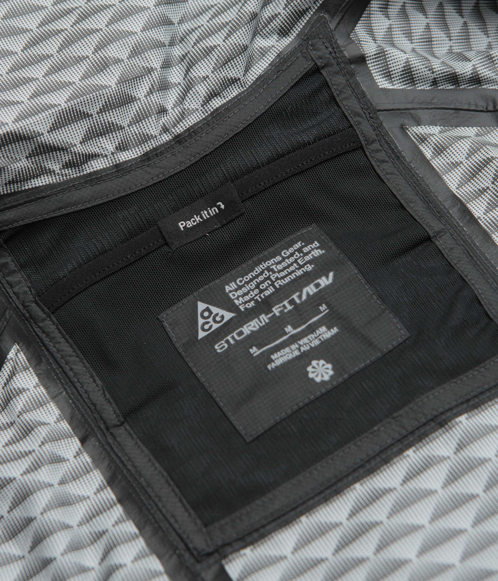 Nike ACG Trailwind Jacket - Anthracite / Summit White