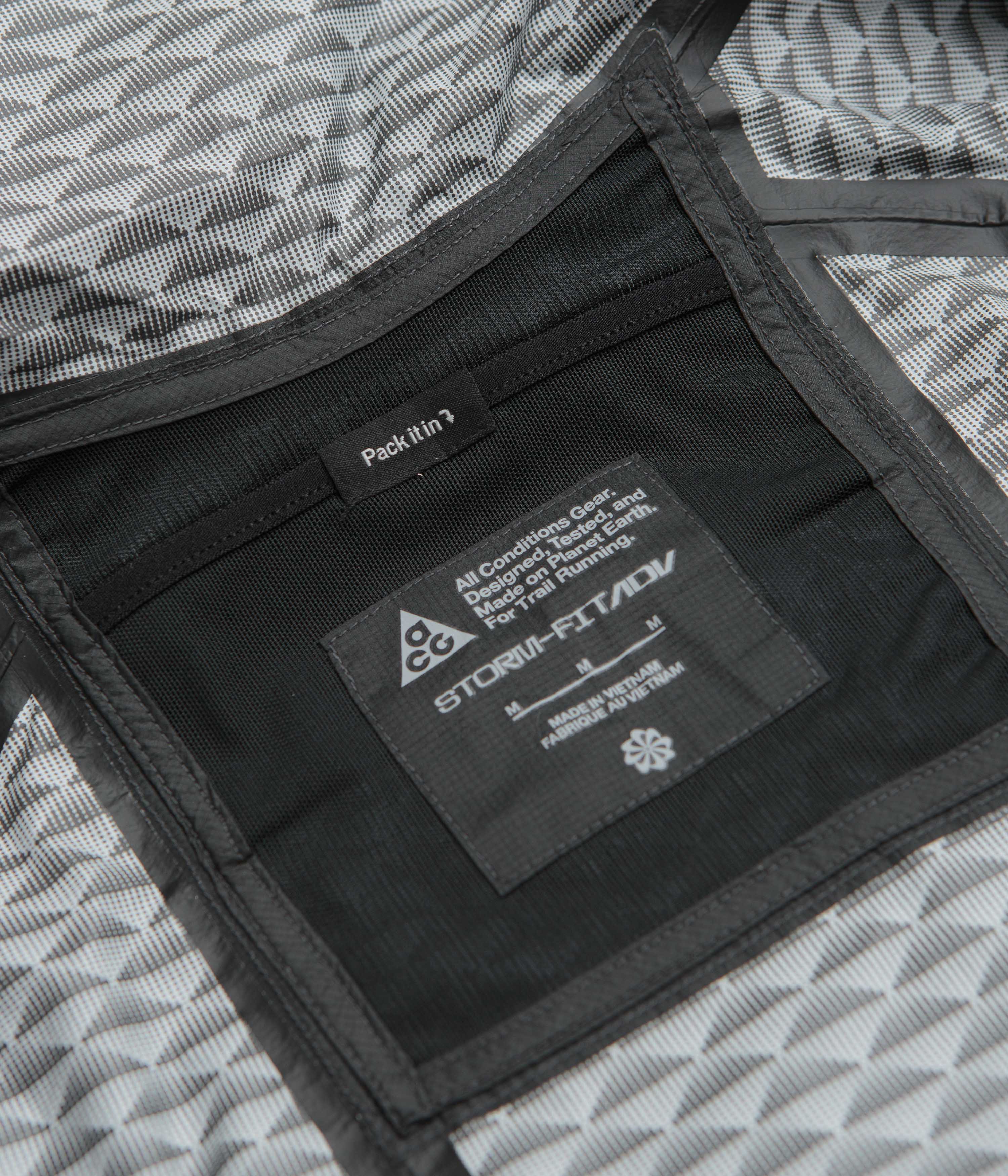 Nike ACG Trailwind Jacket - Anthracite / Summit White