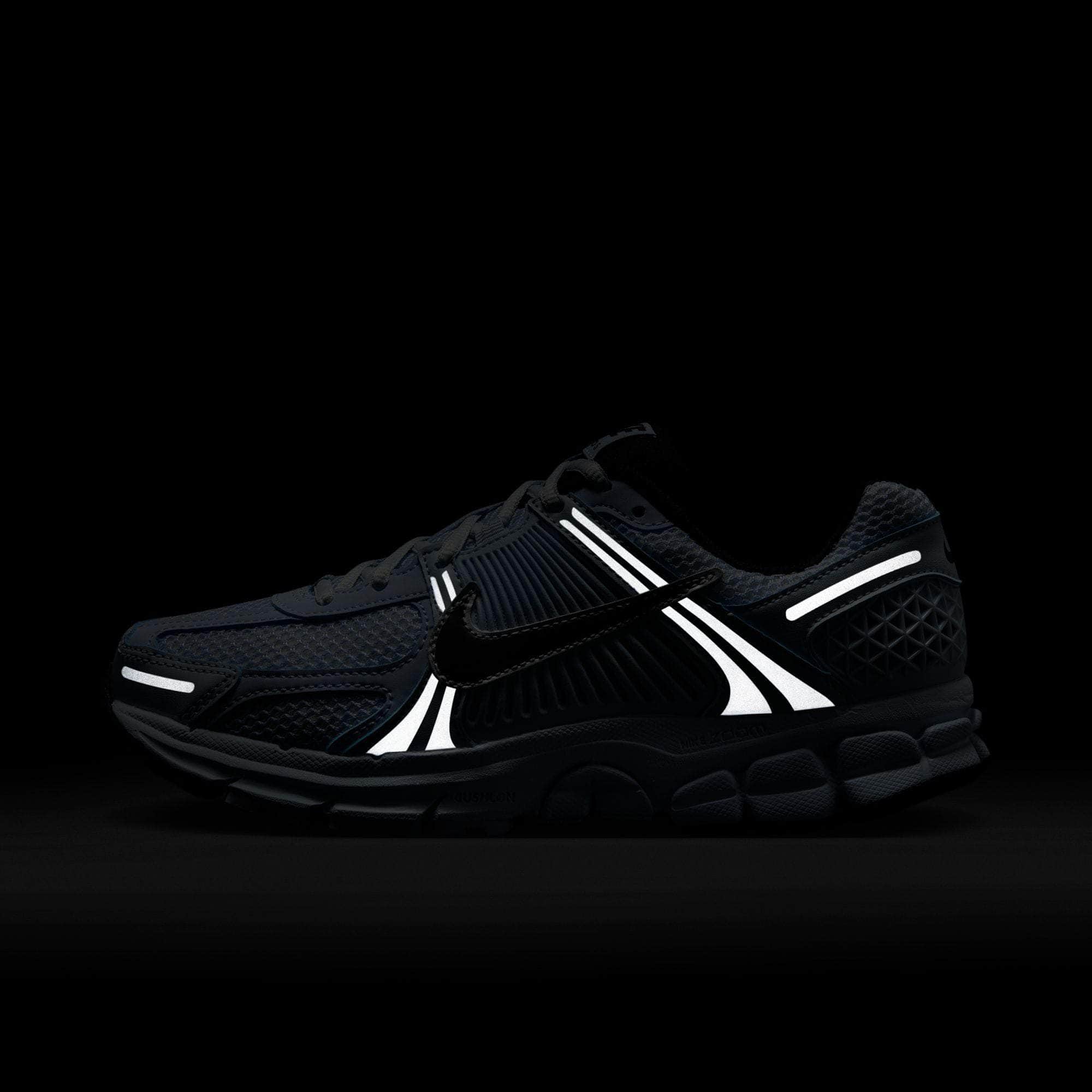 Nike Zoom Vomero 5 - Women's